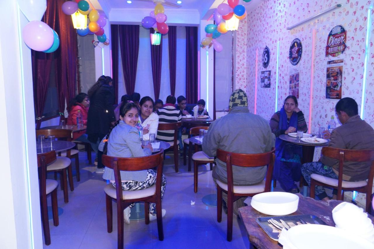 Osakataj Hotel Agra  Ngoại thất bức ảnh