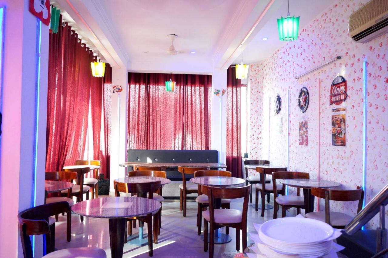 Osakataj Hotel Agra  Ngoại thất bức ảnh